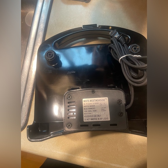 Compact Waffle Maker - Picture 3 of 3